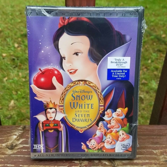 Disney | Other | New Walt Disney Snow White And The Seven Dwarfs ...